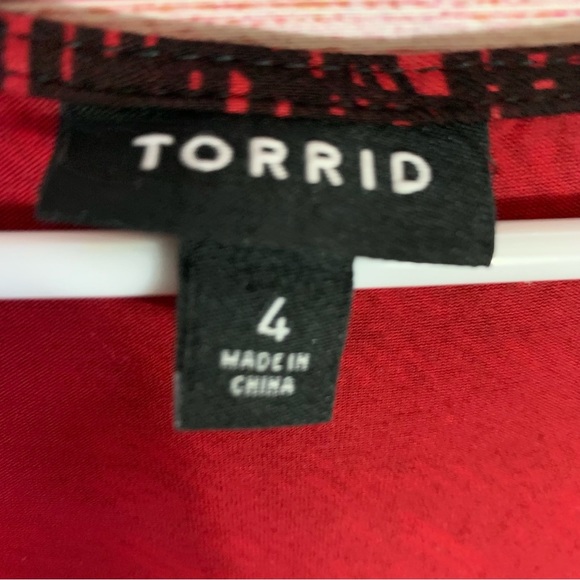 Torrid Red Black Abstract Wrap Dress Size 4 | 4X - Picture 3 of 6